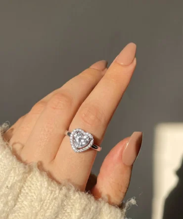 Silver plated adjustable heart ring with sparkling crystal centre stone for women